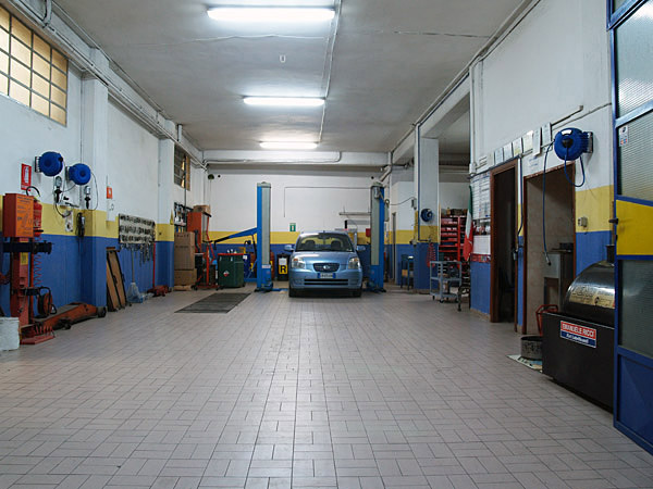 1469782041-0-in-sicilia-400-automobili-per-ogni-officina-meccanica