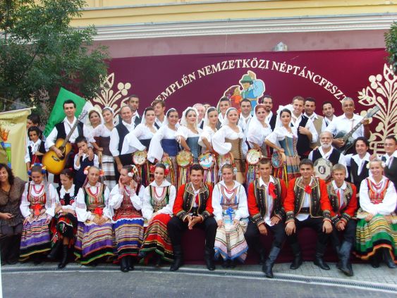 Il gruppo Longano durante il Festival in Ungheria