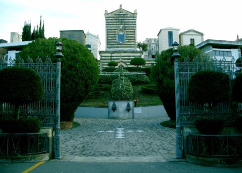 foto ingresso principale del cimitero