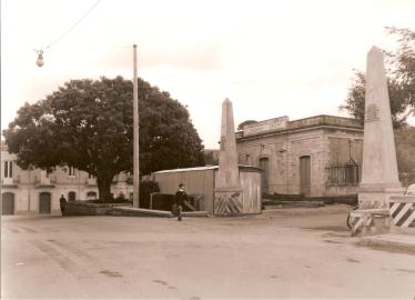 foto della stazione e dell'inizio del viale delle Rimembranze