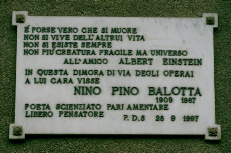 foto della lapide in ricordo di Nino Pino Balotta