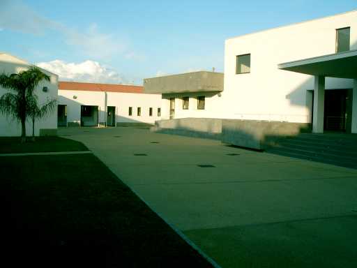 il vasto cortile interno