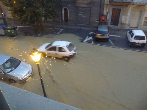 via Umberto I allagata