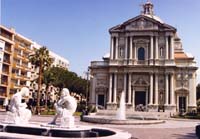 foto piazza antistante basilica minore di San Sebastiano